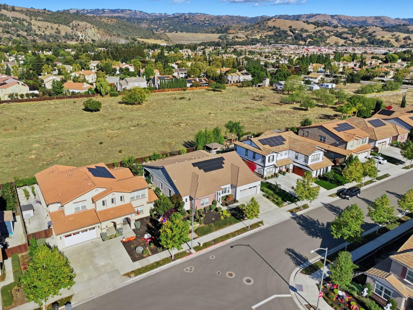 Detail Gallery Image 58 of 69 For 18664 White Moon Dr, Morgan Hill,  CA 95037 - 4 Beds | 3/1 Baths