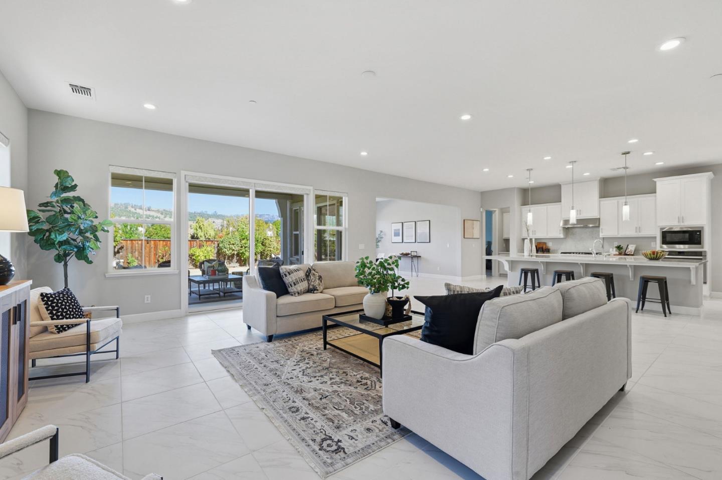 Detail Gallery Image 7 of 69 For 18664 White Moon Dr, Morgan Hill,  CA 95037 - 4 Beds | 3/1 Baths