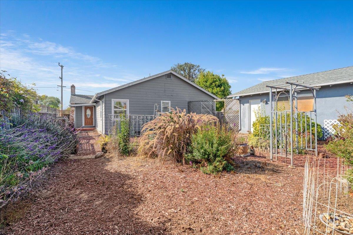Detail Gallery Image 30 of 42 For 172 W Phillips Rd, Watsonville,  CA 95076 - 3 Beds | 1 Baths