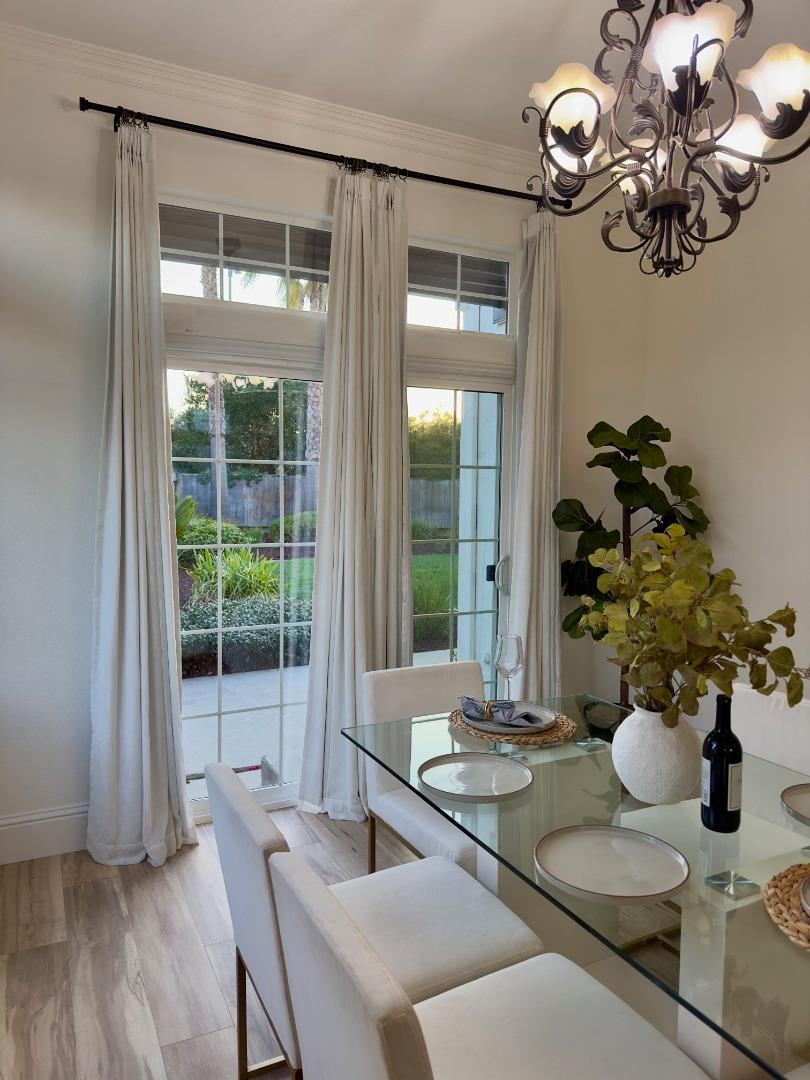 Detail Gallery Image 12 of 58 For 295 Berkshire Dr, Morgan Hill,  CA 95037 - 5 Beds | 3 Baths