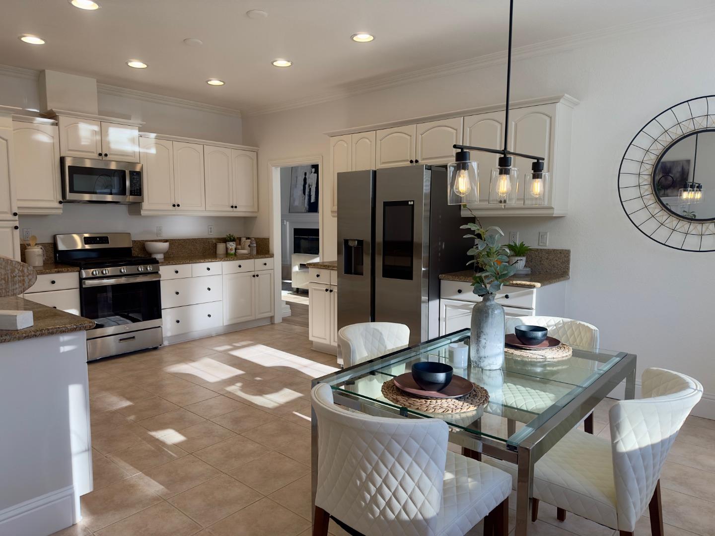 Detail Gallery Image 13 of 58 For 295 Berkshire Dr, Morgan Hill,  CA 95037 - 5 Beds | 3 Baths