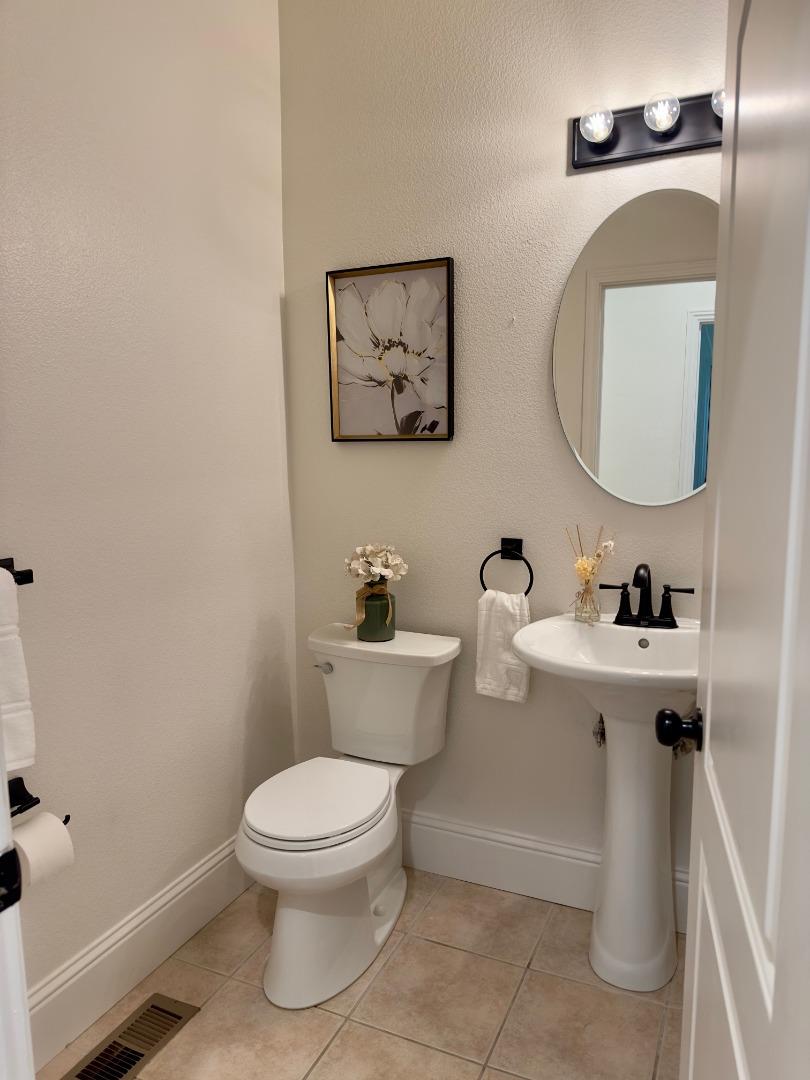 Detail Gallery Image 25 of 58 For 295 Berkshire Dr, Morgan Hill,  CA 95037 - 5 Beds | 3 Baths