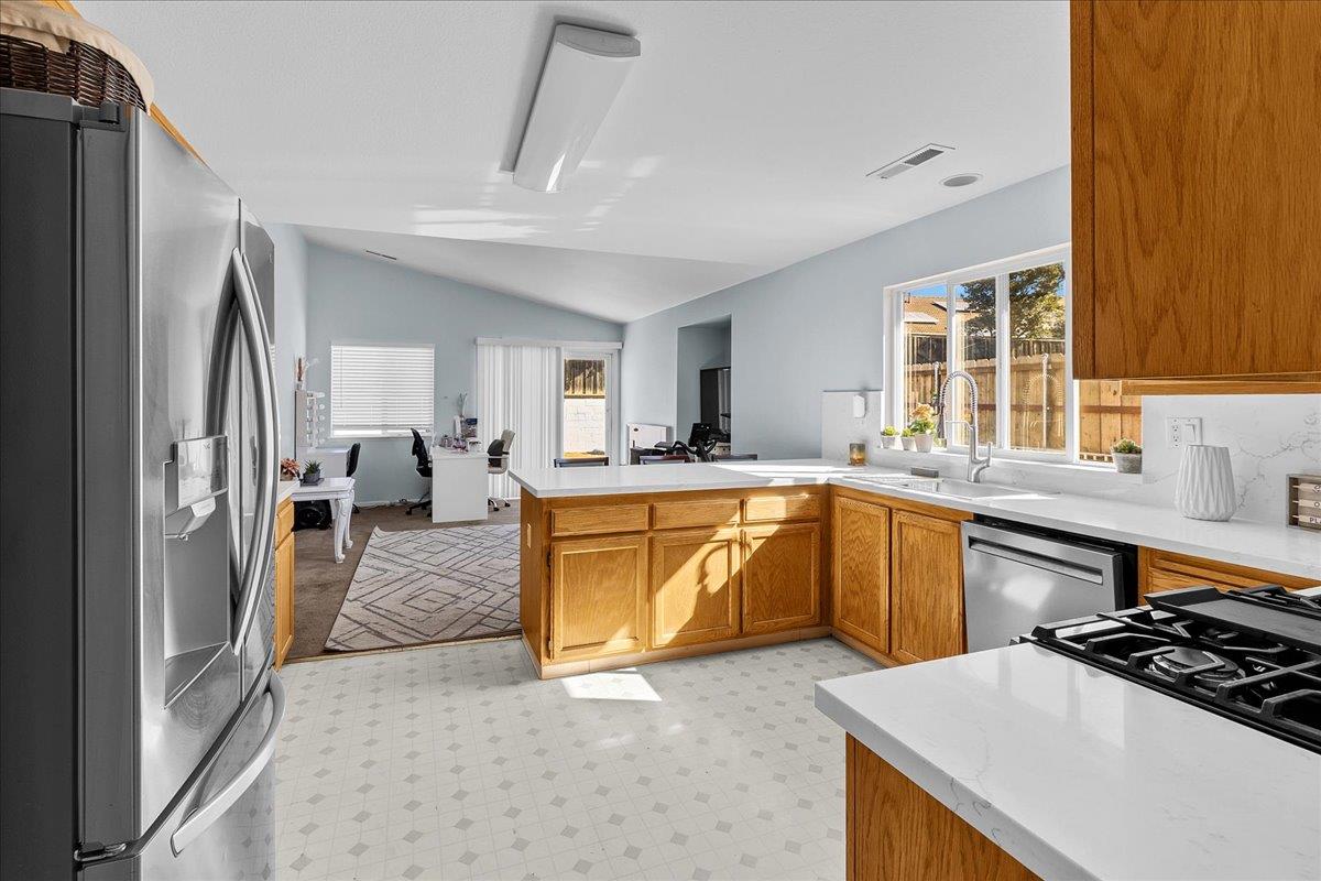 Detail Gallery Image 11 of 35 For 715 Skinner St, Soledad,  CA 93960 - 4 Beds | 2 Baths