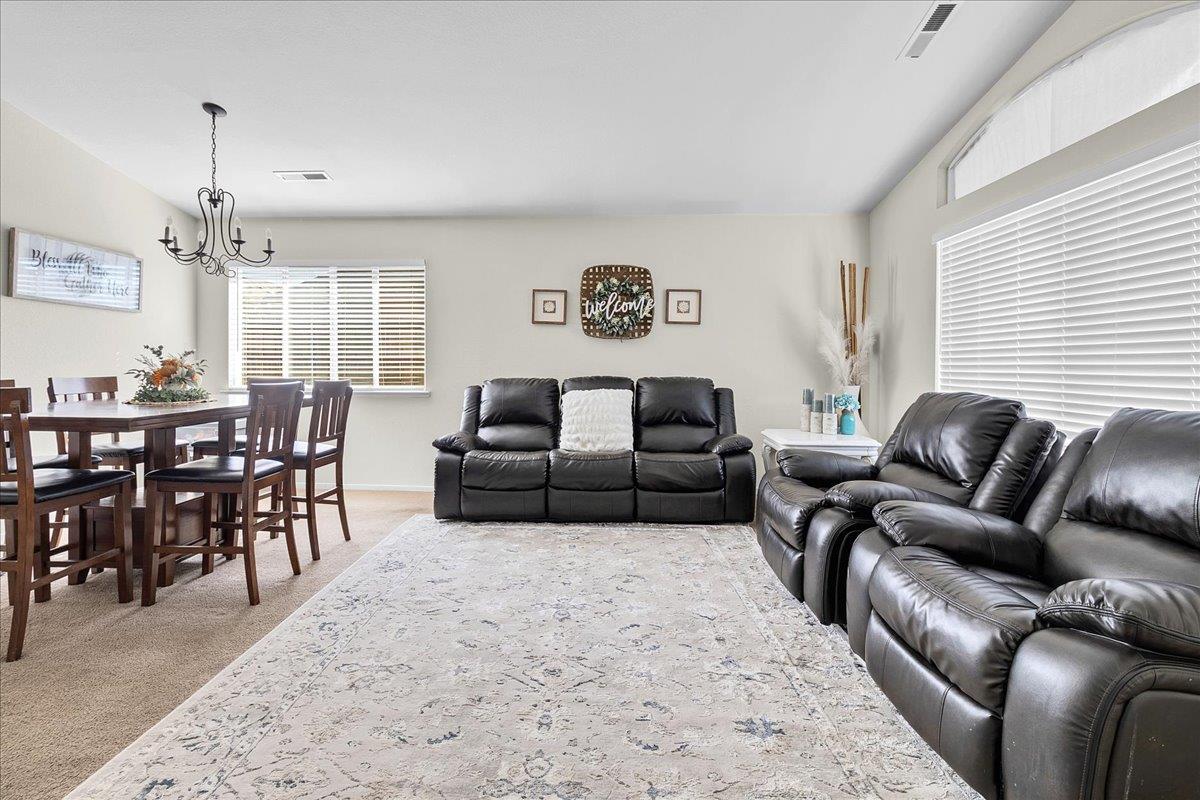 Detail Gallery Image 6 of 35 For 715 Skinner St, Soledad,  CA 93960 - 4 Beds | 2 Baths