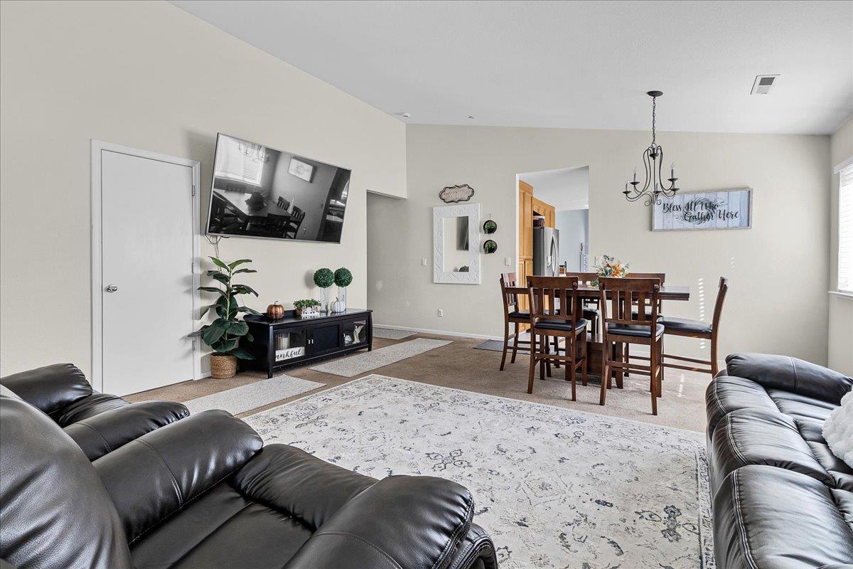 Detail Gallery Image 7 of 35 For 715 Skinner St, Soledad,  CA 93960 - 4 Beds | 2 Baths