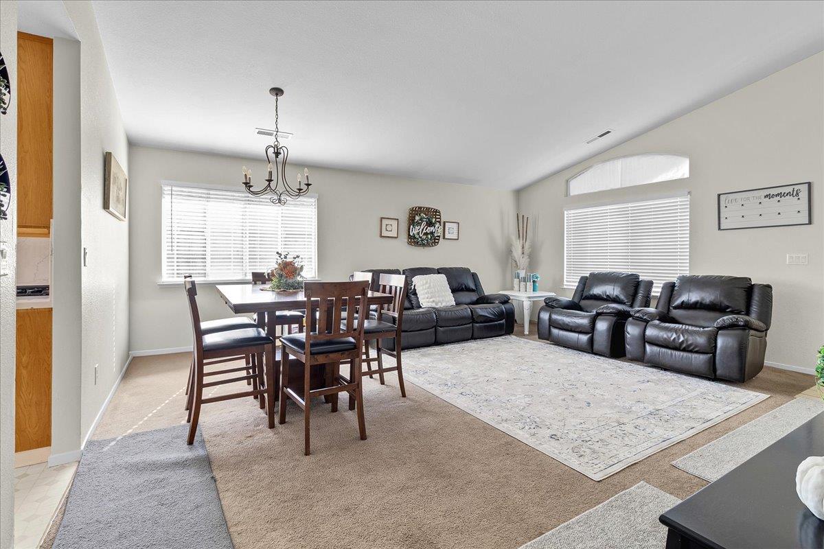 Detail Gallery Image 8 of 35 For 715 Skinner St, Soledad,  CA 93960 - 4 Beds | 2 Baths