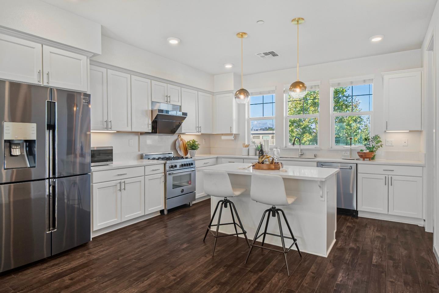 Detail Gallery Image 7 of 43 For 810 Cotati Ter #5,  Sunnyvale,  CA 94085 - 3 Beds | 3/1 Baths