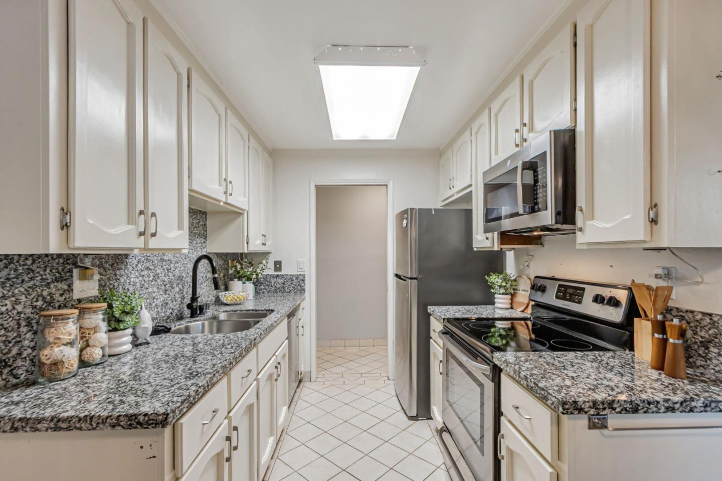Detail Gallery Image 12 of 35 For 2625 Keystone Ave #201,  Santa Clara,  CA 95051 - 2 Beds | 2 Baths