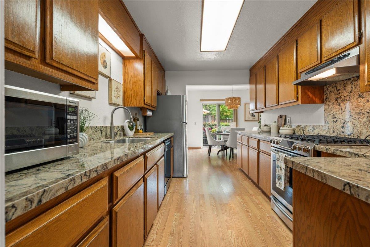 Detail Gallery Image 14 of 36 For 182 Hyannis Ct, Aptos,  CA 95003 - 3 Beds | 2/1 Baths