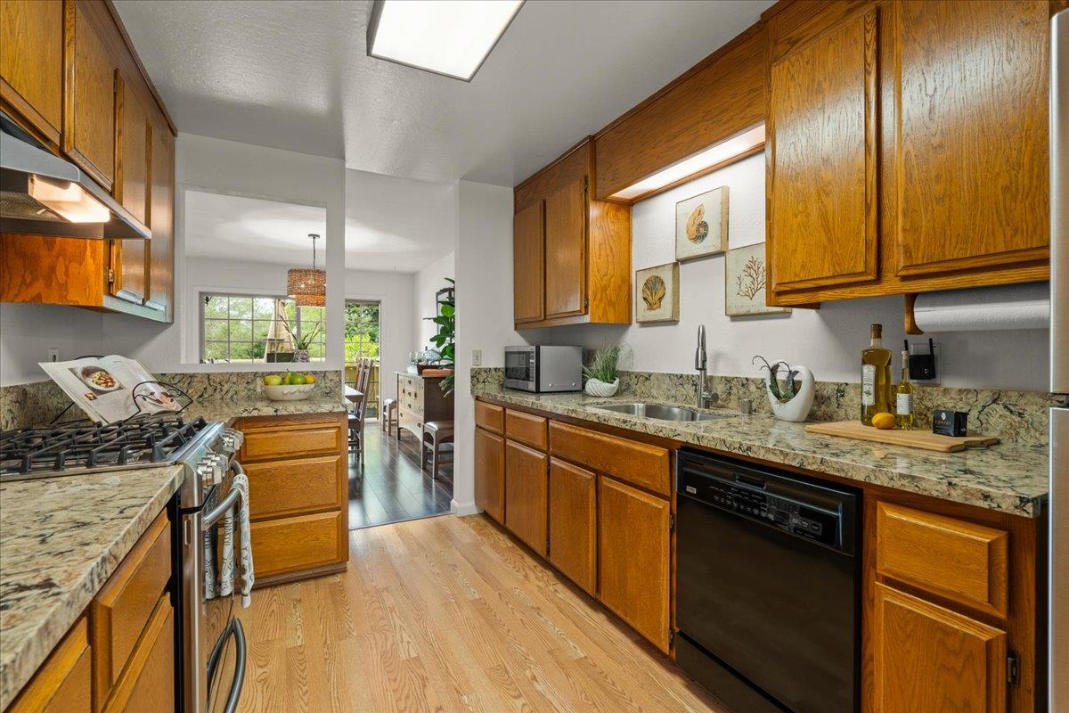 Detail Gallery Image 17 of 36 For 182 Hyannis Ct, Aptos,  CA 95003 - 3 Beds | 2/1 Baths