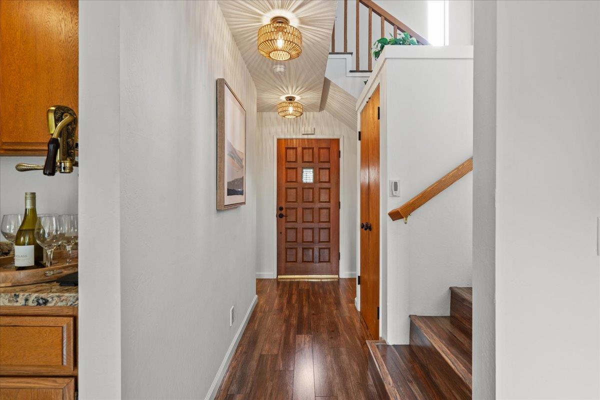 Detail Gallery Image 4 of 36 For 182 Hyannis Ct, Aptos,  CA 95003 - 3 Beds | 2/1 Baths