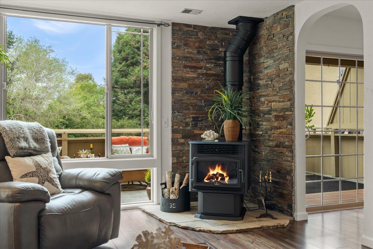 Detail Gallery Image 6 of 36 For 182 Hyannis Ct, Aptos,  CA 95003 - 3 Beds | 2/1 Baths