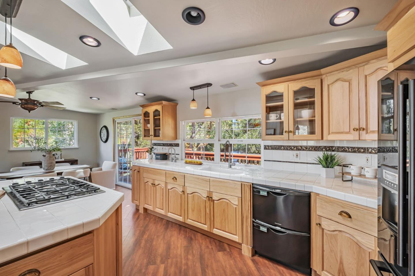 Detail Gallery Image 8 of 26 For 655 Marion Ave, Ben Lomond,  CA 95005 - 3 Beds | 2 Baths