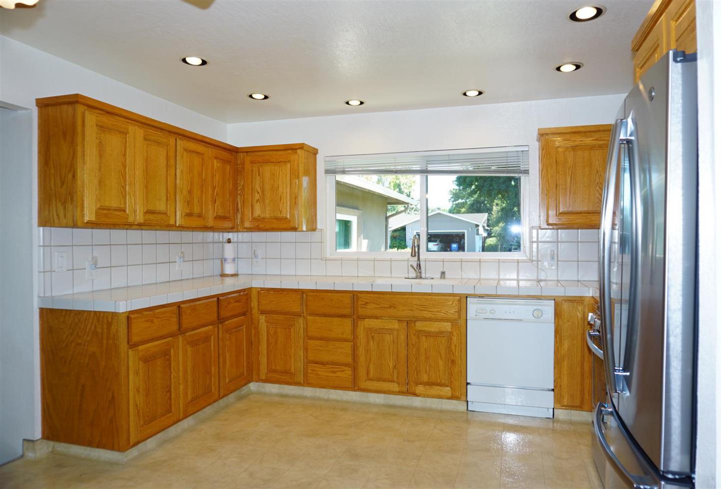 Detail Gallery Image 4 of 10 For 3067 Greentree Way, San Jose,  CA 95128 - 3 Beds | 2 Baths