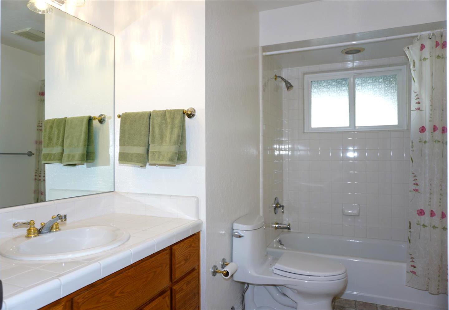 Detail Gallery Image 7 of 10 For 3067 Greentree Way, San Jose,  CA 95128 - 3 Beds | 2 Baths