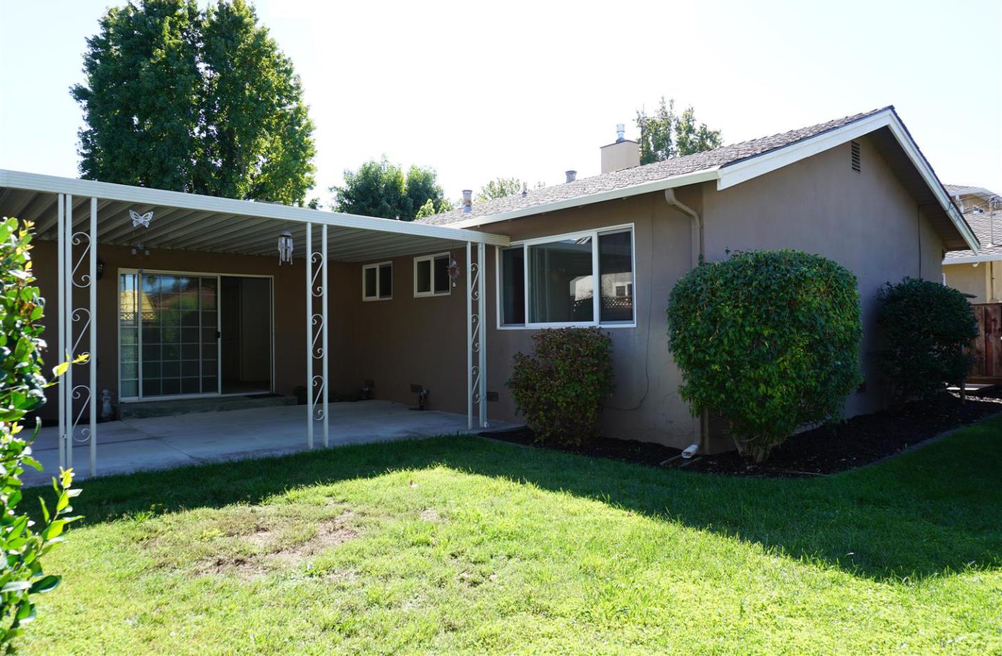 Detail Gallery Image 9 of 10 For 3067 Greentree Way, San Jose,  CA 95128 - 3 Beds | 2 Baths