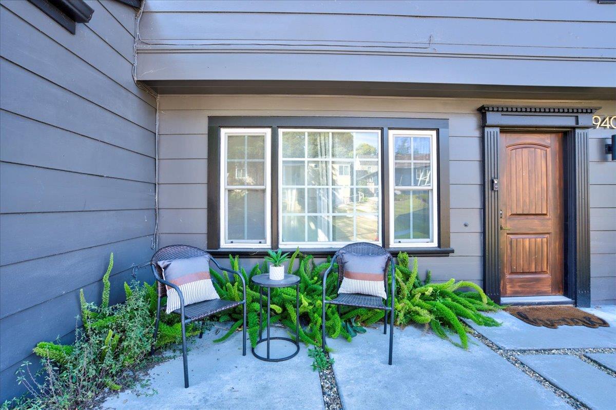 Detail Gallery Image 3 of 59 For 9401 Castlewood St, Oakland,  CA 94605 - 3 Beds | 1/1 Baths