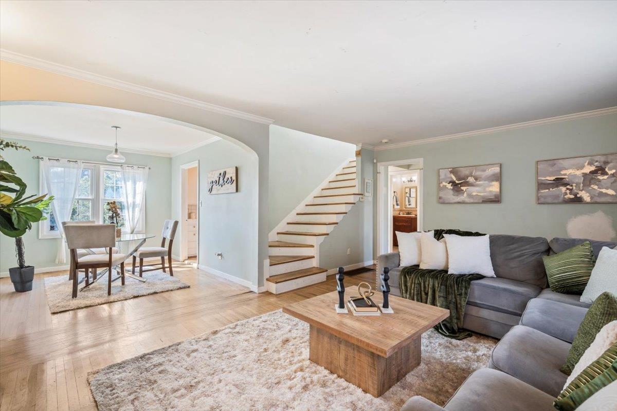 Detail Gallery Image 7 of 59 For 9401 Castlewood St, Oakland,  CA 94605 - 3 Beds | 1/1 Baths