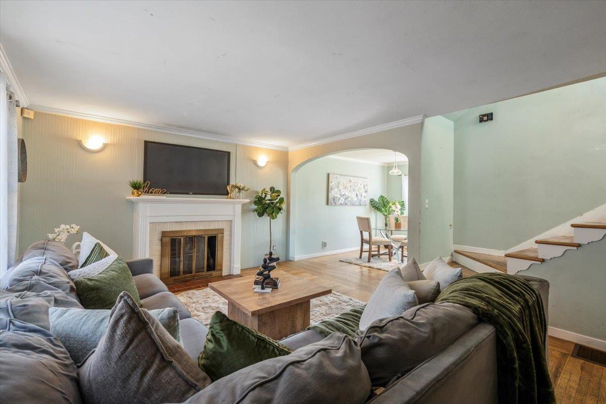 Detail Gallery Image 8 of 59 For 9401 Castlewood St, Oakland,  CA 94605 - 3 Beds | 1/1 Baths