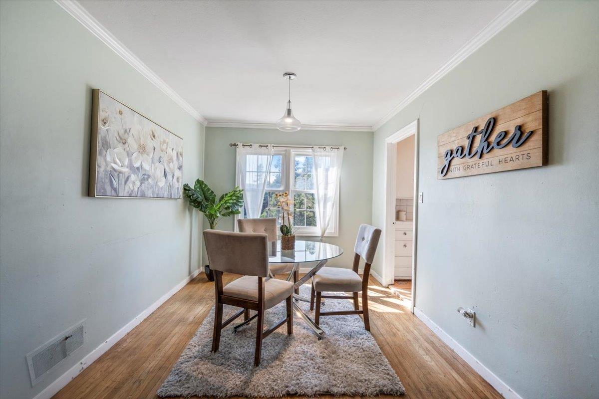 Detail Gallery Image 9 of 59 For 9401 Castlewood St, Oakland,  CA 94605 - 3 Beds | 1/1 Baths