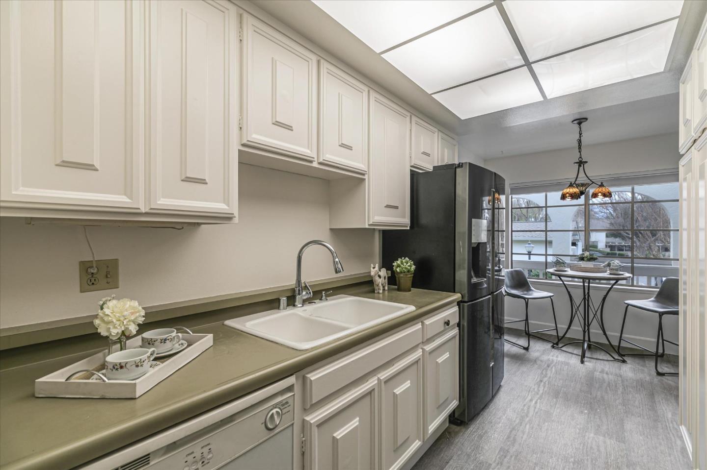 Detail Gallery Image 5 of 24 For 5189 Cribari Hls, San Jose,  CA 95135 - 2 Beds | 2 Baths