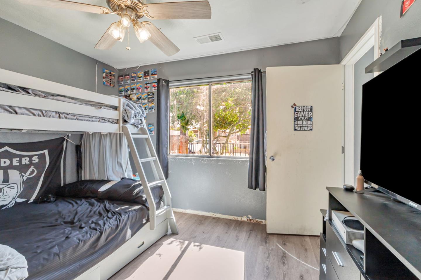 Detail Gallery Image 8 of 15 For 76 Sunset Ct, San Jose,  CA 95116 - 3 Beds | 1/1 Baths