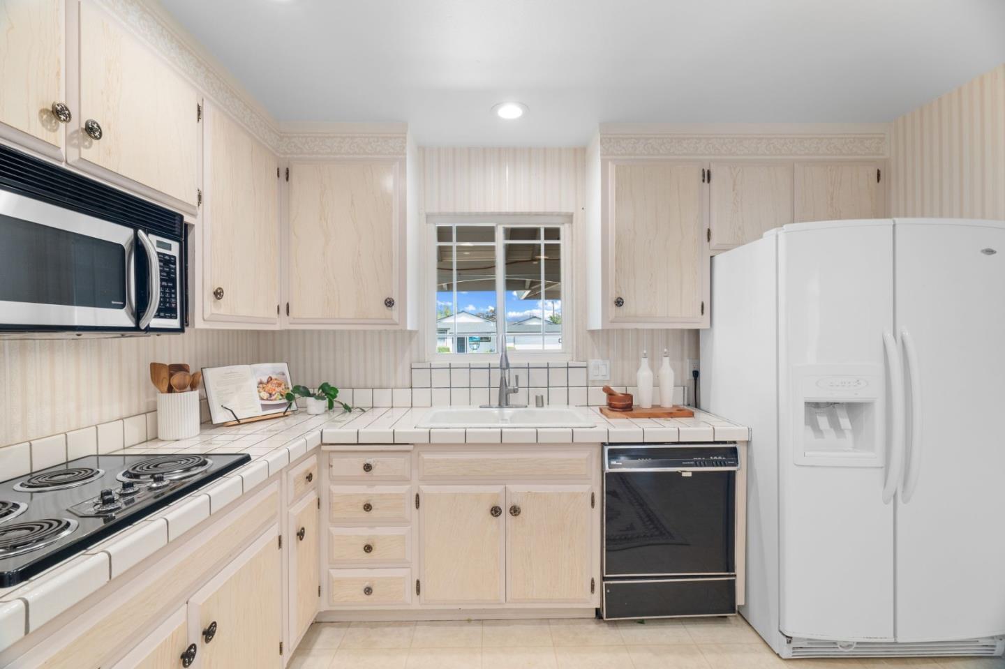 Detail Gallery Image 15 of 38 For 1448 Luning Dr, San Jose,  CA 95118 - 3 Beds | 2 Baths