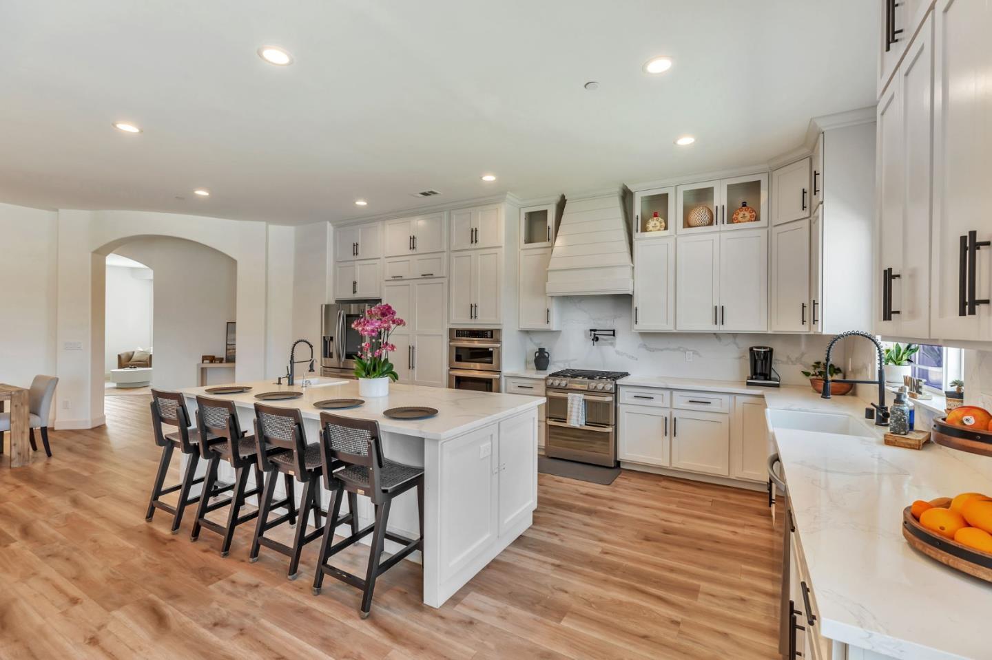 Detail Gallery Image 18 of 96 For 10055 Foothill Ave, Gilroy,  CA 95020 - 8 Beds | 7/1 Baths