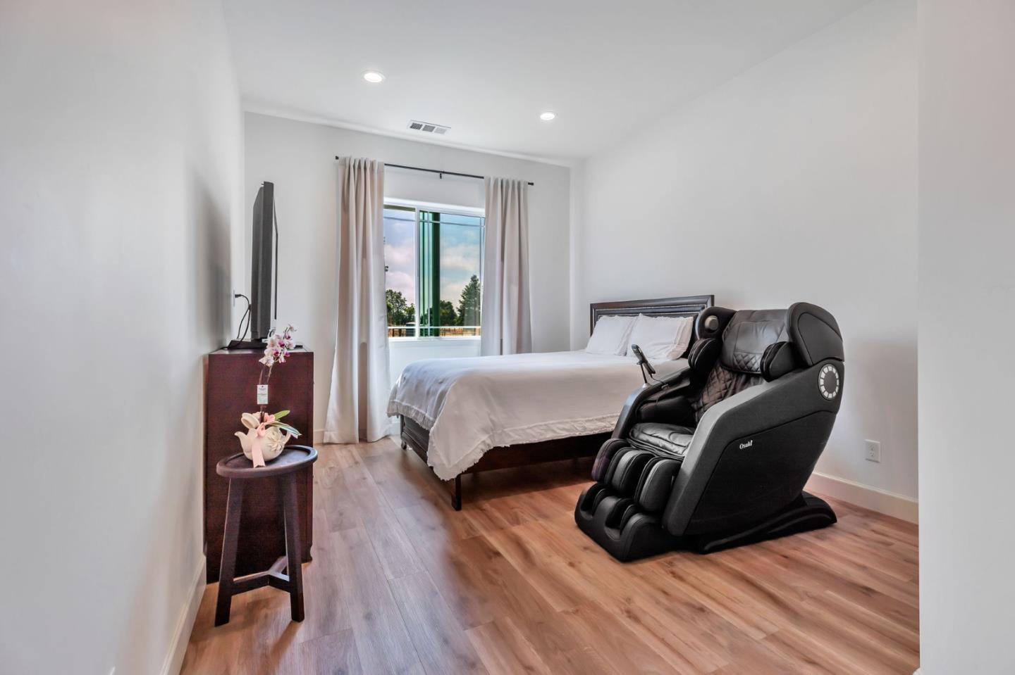 Detail Gallery Image 40 of 96 For 10055 Foothill Ave, Gilroy,  CA 95020 - 8 Beds | 7/1 Baths