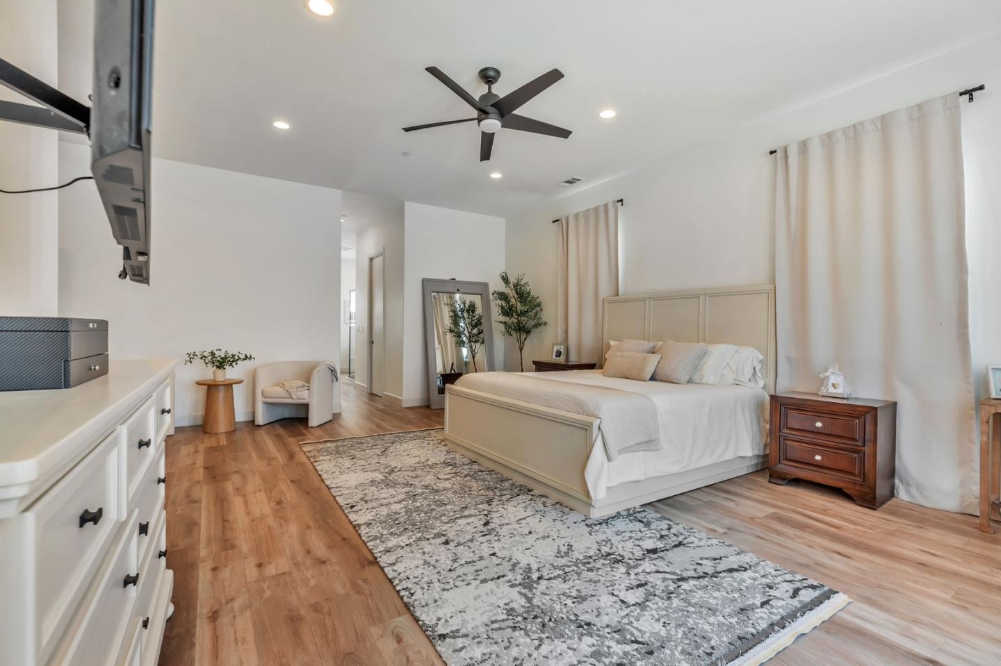 Detail Gallery Image 45 of 96 For 10055 Foothill Ave, Gilroy,  CA 95020 - 8 Beds | 7/1 Baths