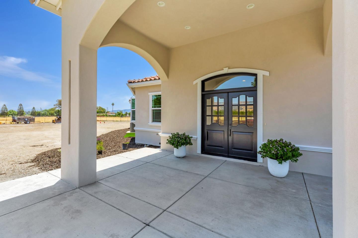 Detail Gallery Image 6 of 96 For 10055 Foothill Ave, Gilroy,  CA 95020 - 8 Beds | 7/1 Baths