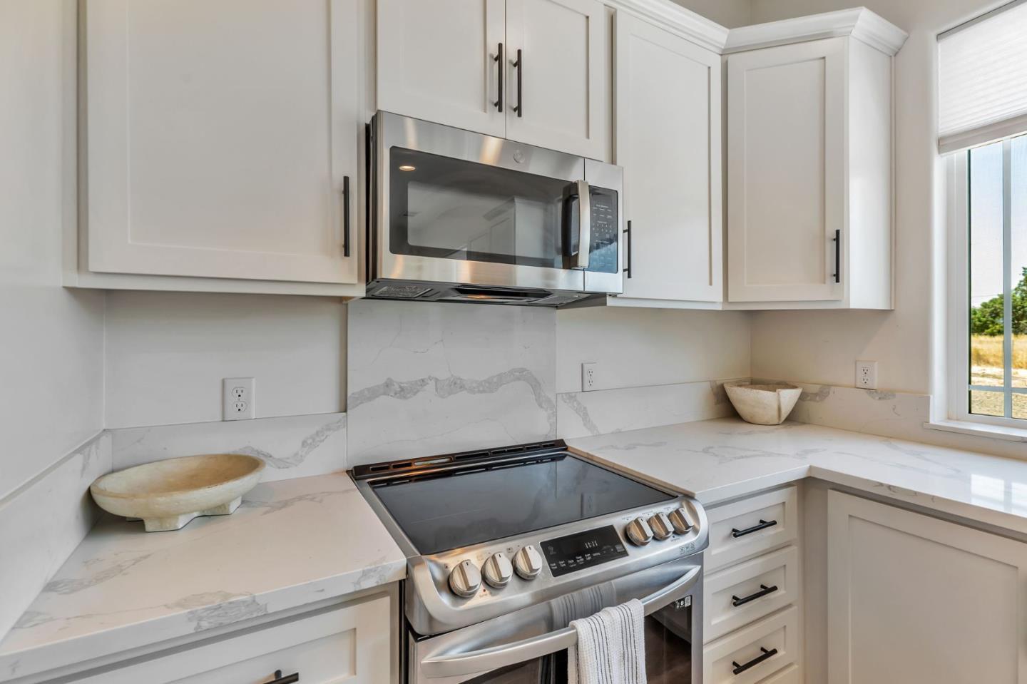 Detail Gallery Image 75 of 96 For 10055 Foothill Ave, Gilroy,  CA 95020 - 8 Beds | 7/1 Baths