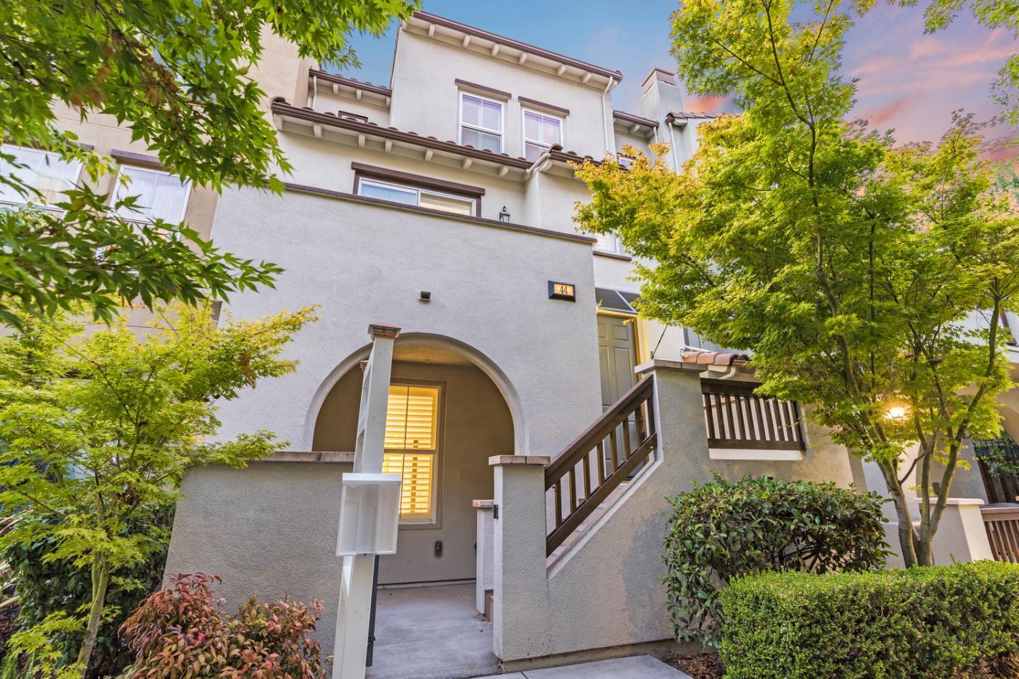 Detail Gallery Image 13 of 68 For 44 Muller Pl, San Jose,  CA 95126 - 3 Beds | 3/1 Baths