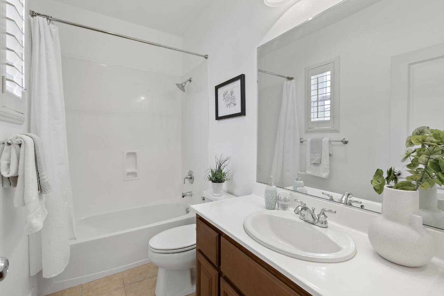 Detail Gallery Image 23 of 68 For 44 Muller Pl, San Jose,  CA 95126 - 3 Beds | 3/1 Baths