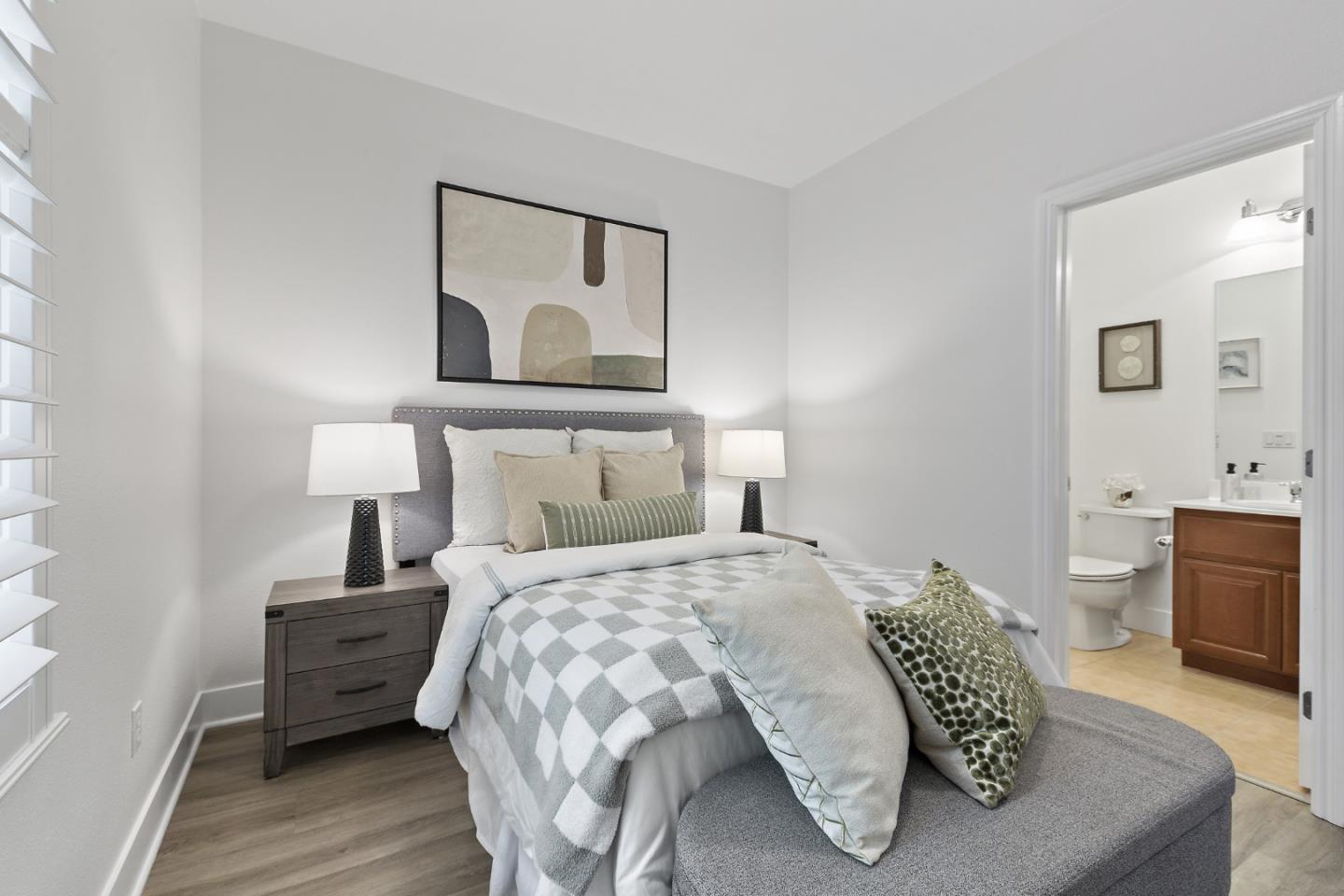 Detail Gallery Image 24 of 68 For 44 Muller Pl, San Jose,  CA 95126 - 3 Beds | 3/1 Baths