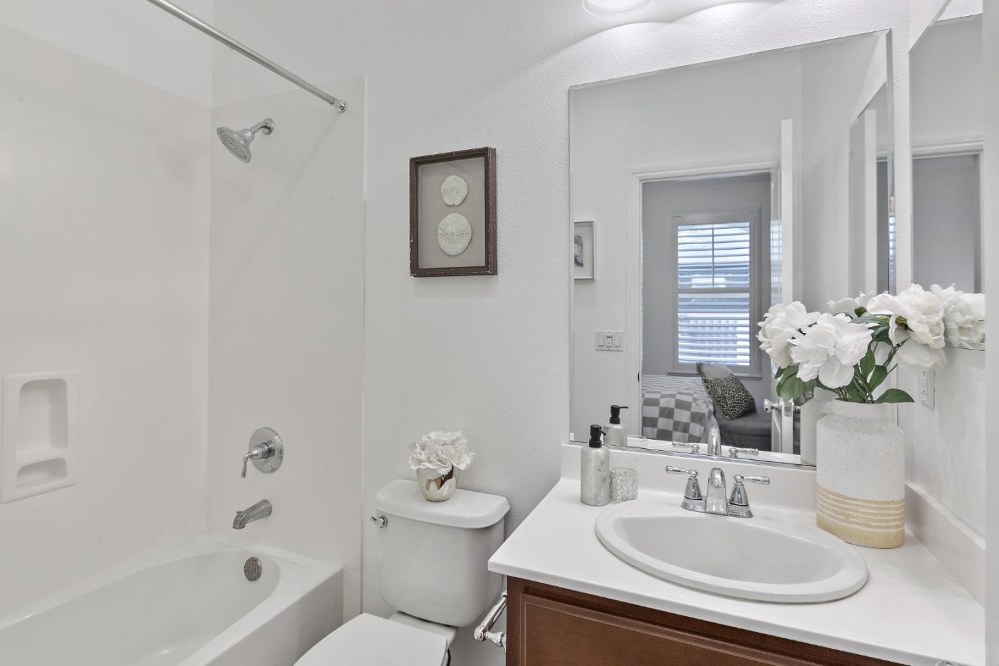 Detail Gallery Image 26 of 68 For 44 Muller Pl, San Jose,  CA 95126 - 3 Beds | 3/1 Baths