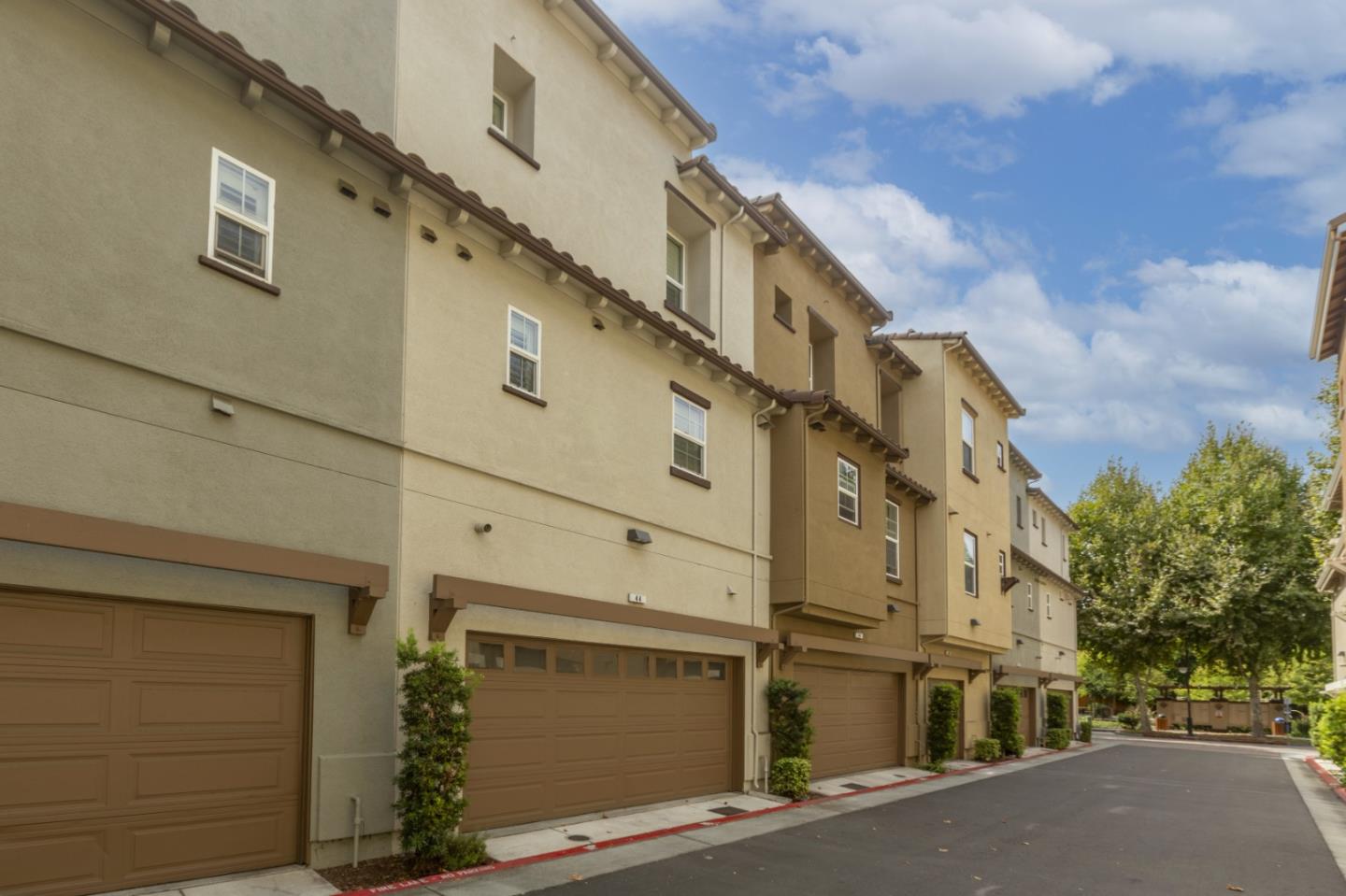 Detail Gallery Image 34 of 68 For 44 Muller Pl, San Jose,  CA 95126 - 3 Beds | 3/1 Baths