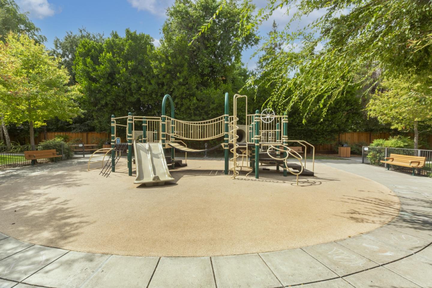 Detail Gallery Image 44 of 68 For 44 Muller Pl, San Jose,  CA 95126 - 3 Beds | 3/1 Baths