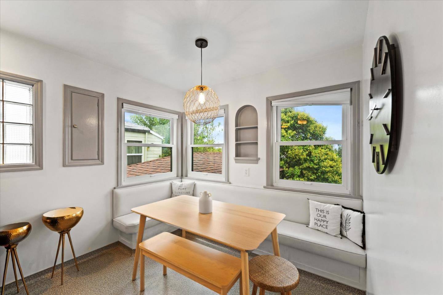 Detail Gallery Image 12 of 39 For 1901 Chestnut St, Redding,  CA 96001 - 4 Beds | 2 Baths