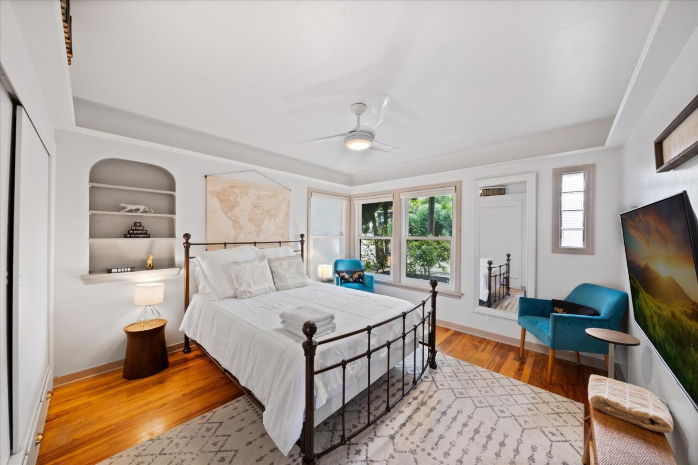 Detail Gallery Image 16 of 39 For 1901 Chestnut St, Redding,  CA 96001 - 4 Beds | 2 Baths