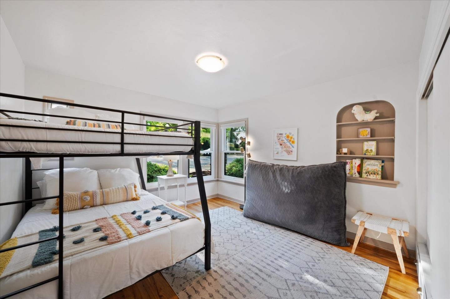 Detail Gallery Image 18 of 39 For 1901 Chestnut St, Redding,  CA 96001 - 4 Beds | 2 Baths