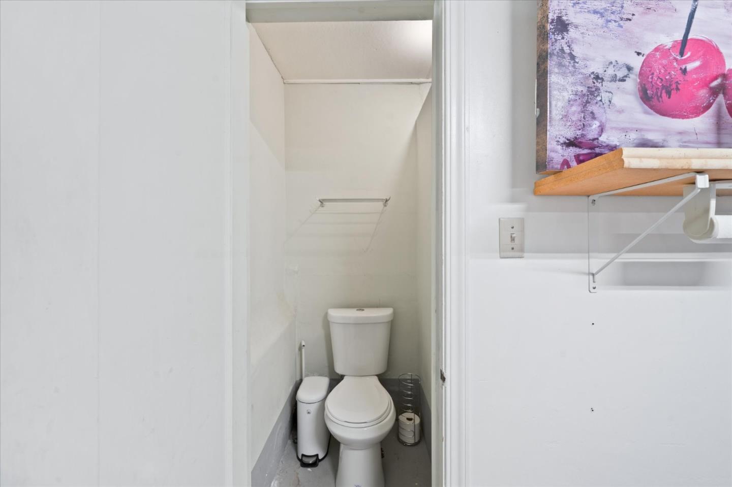 Detail Gallery Image 27 of 39 For 1901 Chestnut St, Redding,  CA 96001 - 4 Beds | 2 Baths