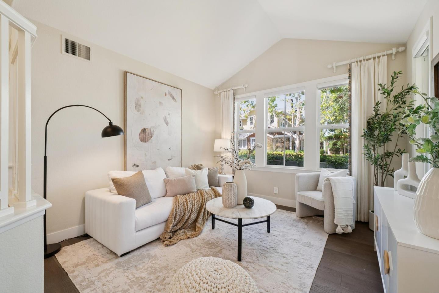 Detail Gallery Image 3 of 49 For 107 Naramore Ln, Los Gatos,  CA 95032 - 3 Beds | 2/1 Baths