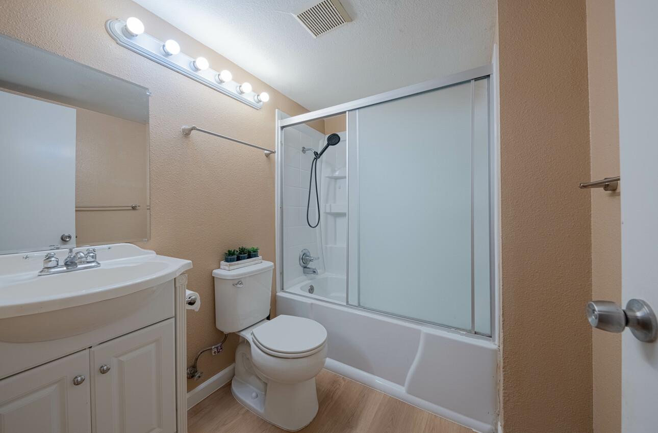 Detail Gallery Image 19 of 32 For 2368 N Main St #6,  Salinas,  CA 93906 - 2 Beds | 2 Baths