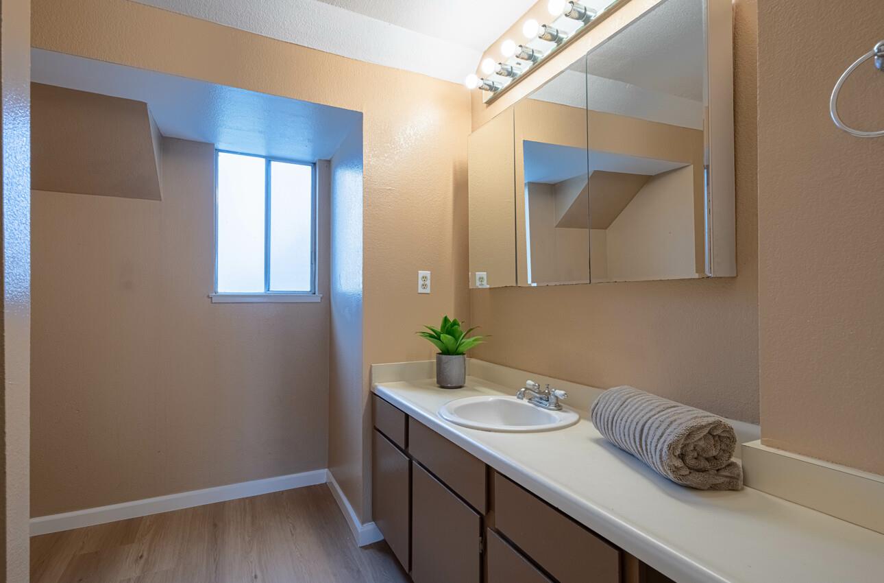 Detail Gallery Image 25 of 32 For 2368 N Main St #6,  Salinas,  CA 93906 - 2 Beds | 2 Baths