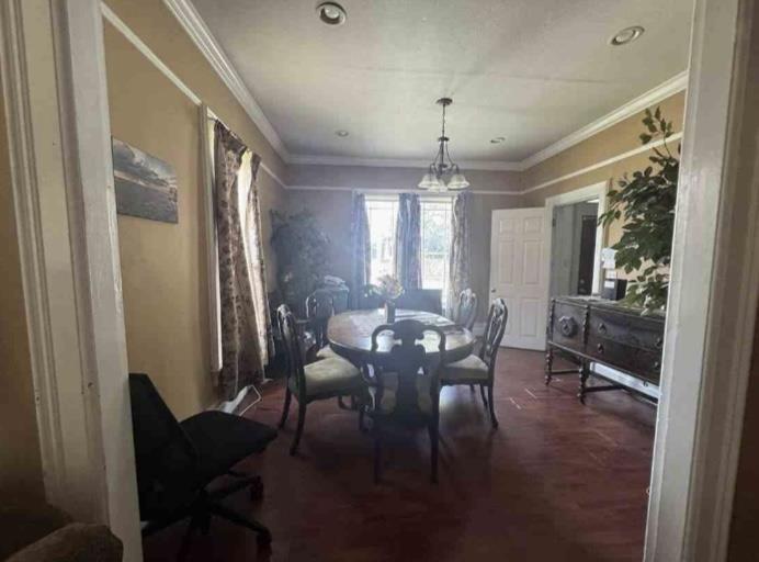 Detail Gallery Image 2 of 8 For 2836 Myrtle St, Emeryville,  CA 94608 - 6 Beds | 3 Baths