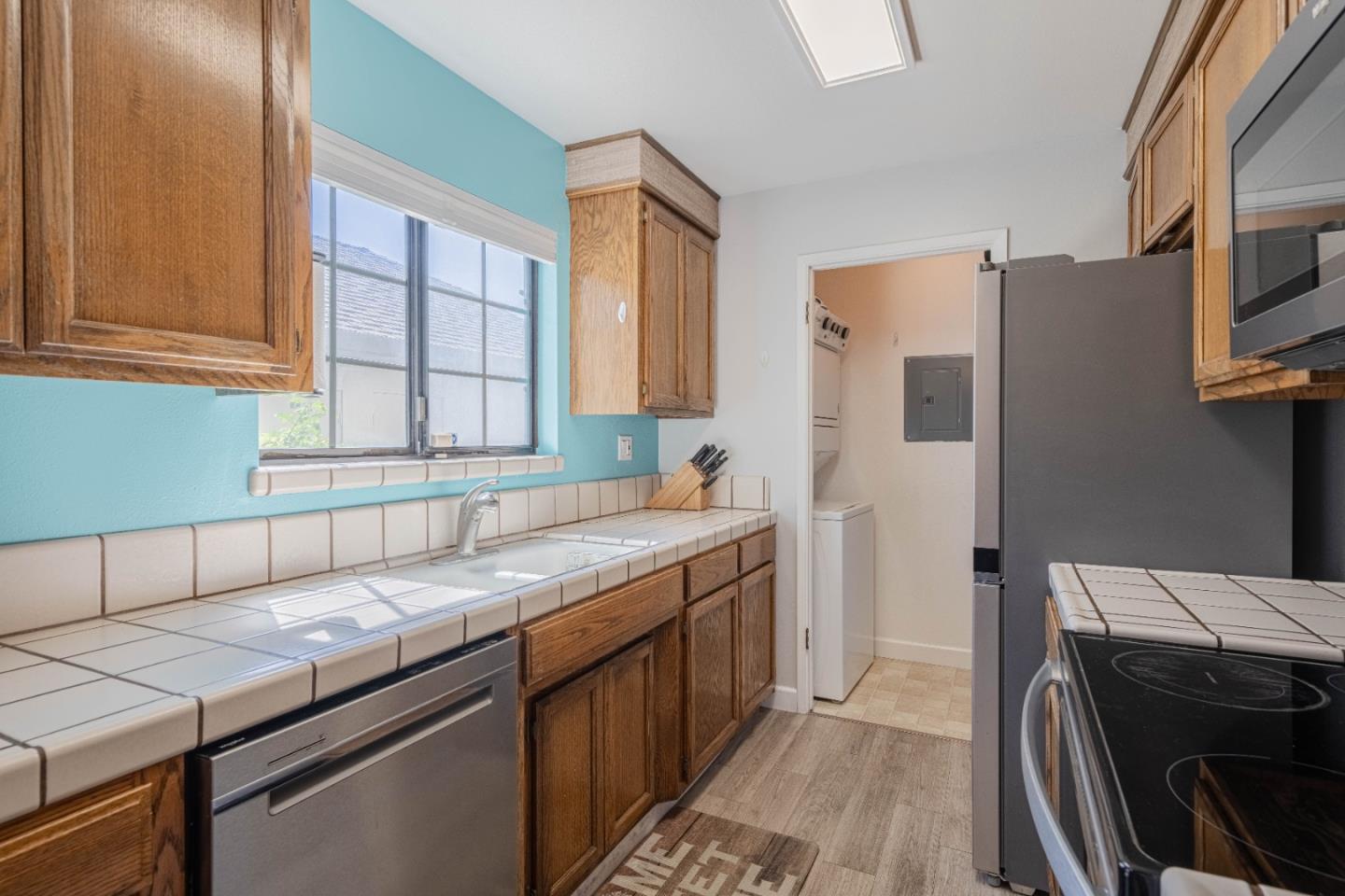 Detail Gallery Image 10 of 25 For 1051 Riker St #5,  Salinas,  CA 93901 - 2 Beds | 1 Baths