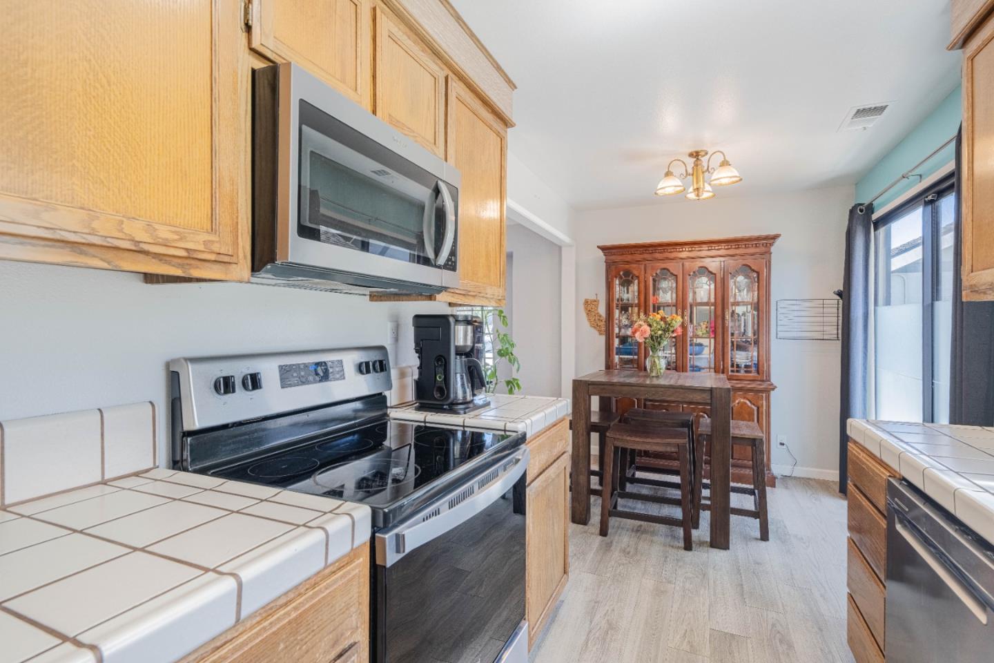 Detail Gallery Image 12 of 25 For 1051 Riker St #5,  Salinas,  CA 93901 - 2 Beds | 1 Baths