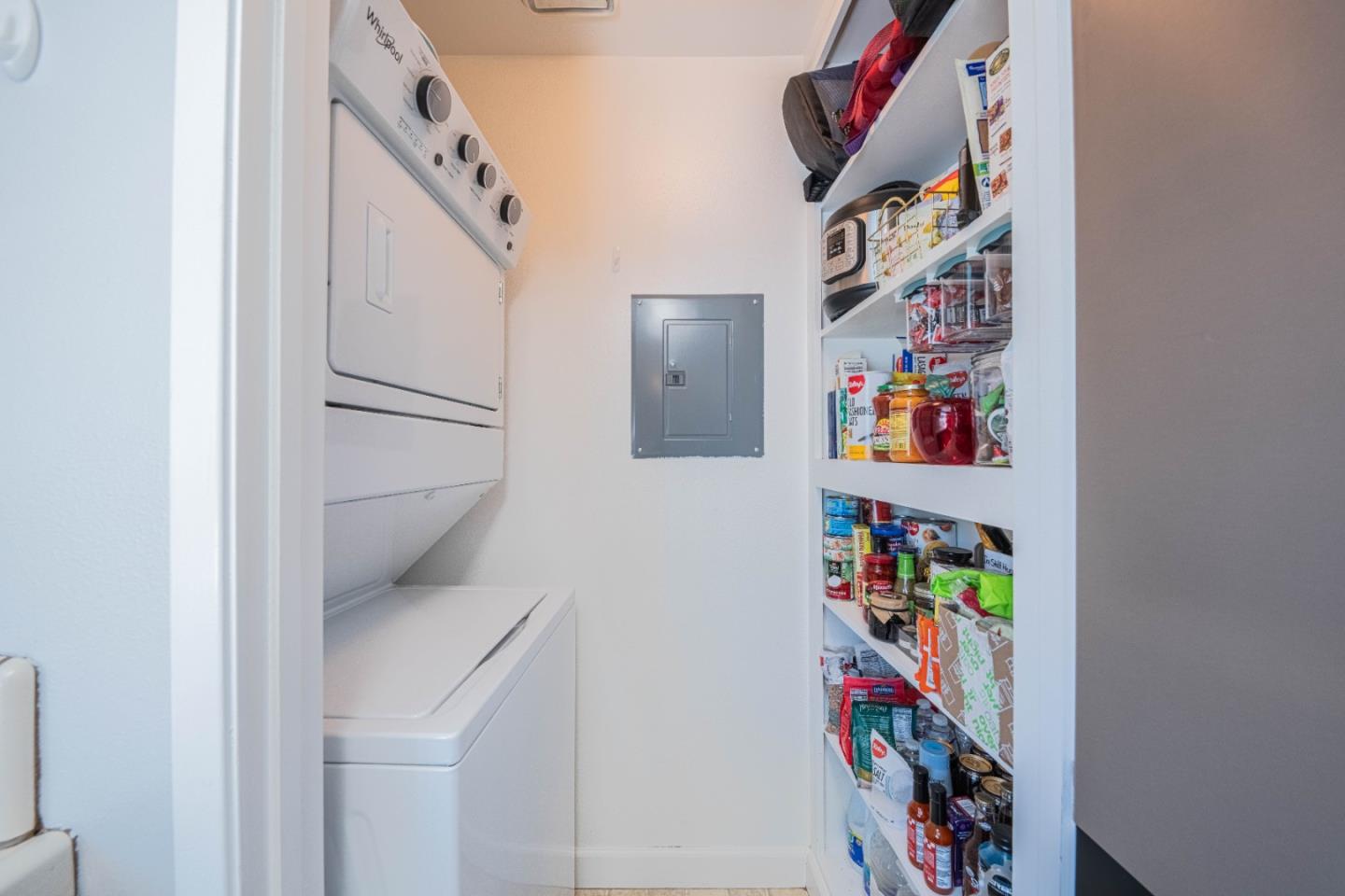 Detail Gallery Image 14 of 25 For 1051 Riker St #5,  Salinas,  CA 93901 - 2 Beds | 1 Baths