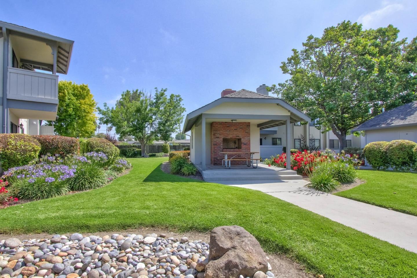 Detail Gallery Image 25 of 25 For 1051 Riker St #5,  Salinas,  CA 93901 - 2 Beds | 1 Baths